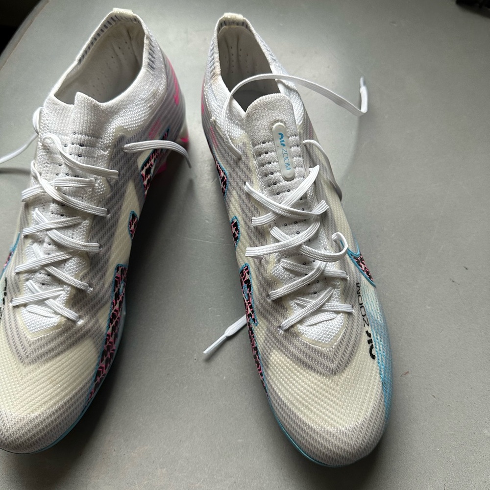 Nike White Knit Racing Shoes with Blue & Pink Accents